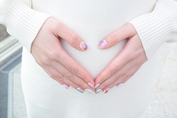つわりの仕組みと症状：妊娠初期に起こる体の変化とその原因について