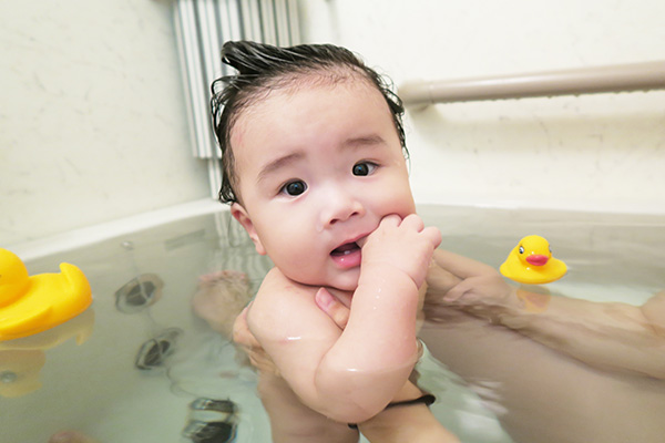 赤ちゃんのお風呂入れの前に知っておきたい注意点