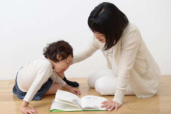 子どもにおすすめの絵本や読み聞かせの方法とコツは？