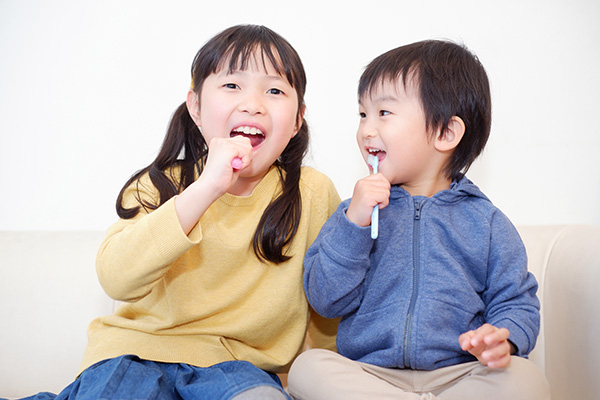 歯磨きの重要性と子どもの歯の発育について