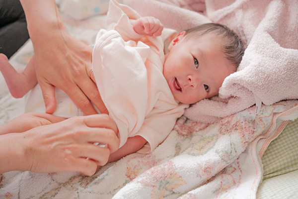新生児期におすすめの赤ちゃん用品｜授乳グッズやおむつ替え用品など