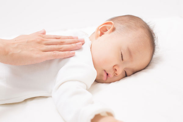 先輩ママが教える！赤ちゃんの眠りを改善する4つの効果的なコツ