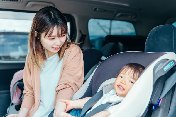子どもの乗車安全を確保：年齢別チャイルドシートの選び方