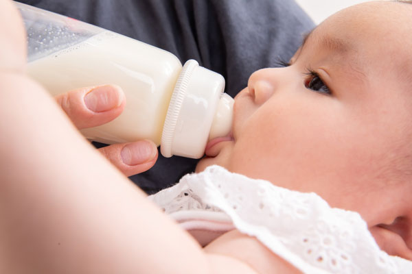 ミルク育児は赤ちゃんの成長に影響するの?